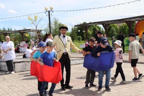 В центральном парке Нурлата ярко и весело отметили День защиты детей