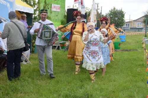 С песнями, пловом и сабантуем: в Бикулово прошел День села