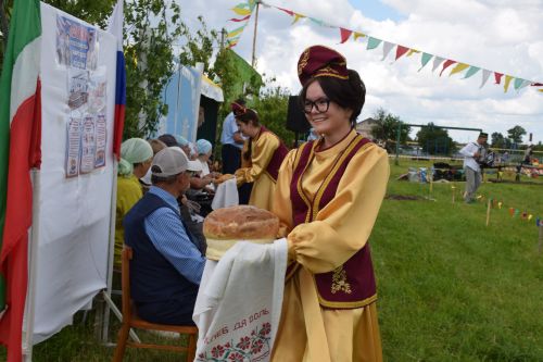 С песнями, пловом и сабантуем: в Бикулово прошел День села