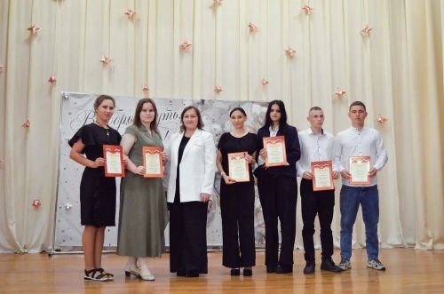 В Нурлатском агротехникуме проводили во взрослую жизнь выпускников