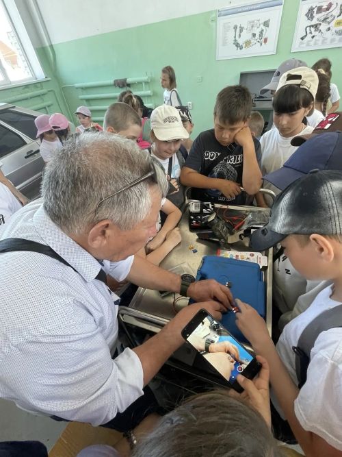 Школьники из «Мечты» опробовали тренажеры в Нурлатском техникуме