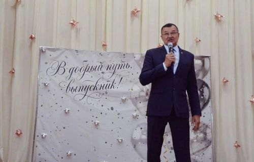 В Нурлатском агротехникуме проводили во взрослую жизнь выпускников
