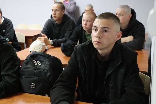 В Нурлатском военкомате состоялись проводы солдат-срочников