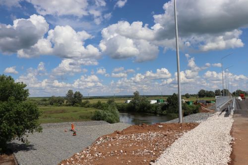 Реконструкция моста через реку Большой Черемшан возле деревни Урняк завершена на 90 процентов