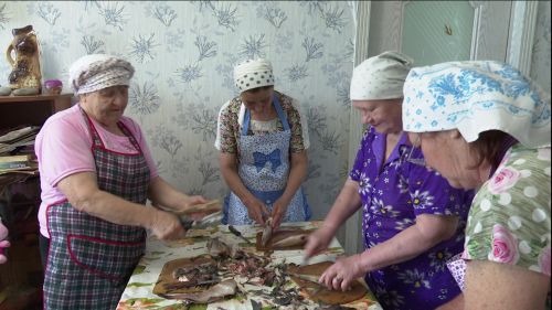Волонтёрская группа «Молодежка» всегда начинает работу с песни
