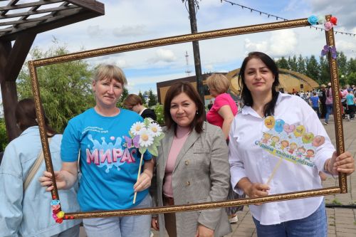 Нурлатның үзәк паркында Балаларны яклау көнен бәйрәм иттеләр