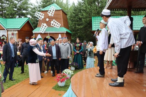 Рустам Минниханов посетил нурлатское подворье на республиканском Сабантуе в Казани