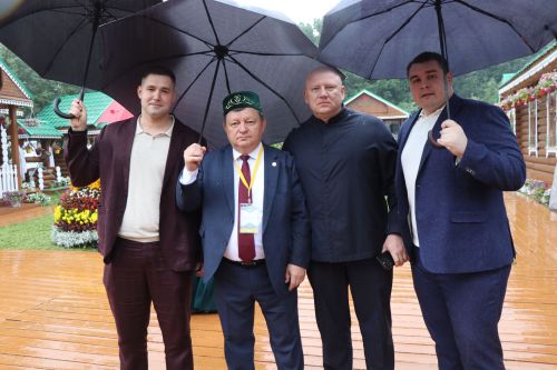 Рустам Минниханов посетил нурлатское подворье на республиканском Сабантуе в Казани
