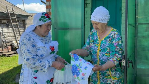 С песнями по дворам: в Бурметьеве собрали подарки для Сабантуя