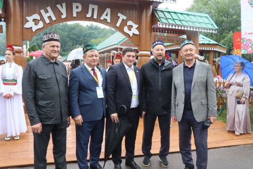 Рустам Минниханов посетил нурлатское подворье на республиканском Сабантуе в Казани