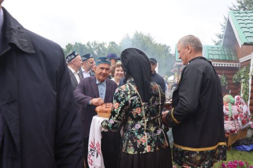 Рустам Минниханов посетил нурлатское подворье на республиканском Сабантуе в Казани
