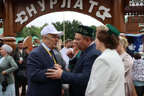 Рустам Минниханов посетил нурлатское подворье на республиканском Сабантуе в Казани