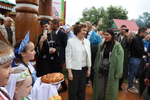 Рустам Минниханов посетил нурлатское подворье на республиканском Сабантуе в Казани