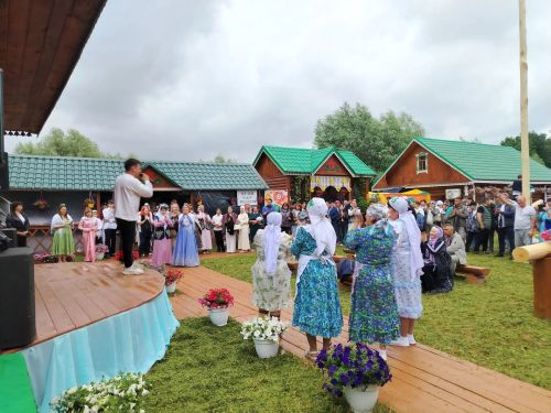 Рустам Минниханов посетил нурлатское подворье на республиканском Сабантуе в Казани