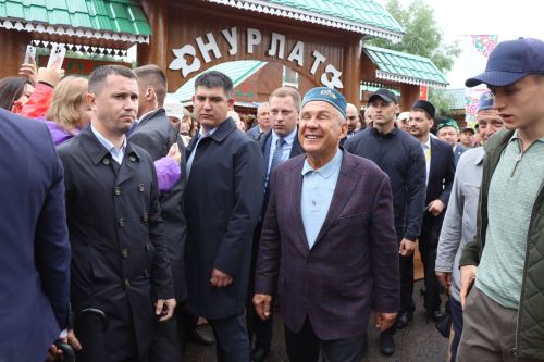 Рустам Минниханов посетил нурлатское подворье на республиканском Сабантуе в Казани