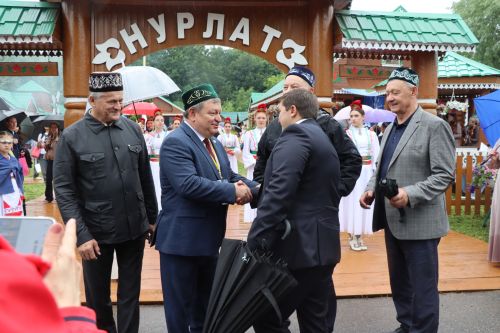 Рустам Минниханов посетил нурлатское подворье на республиканском Сабантуе в Казани