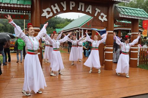 Рустам Минниханов посетил нурлатское подворье на республиканском Сабантуе в Казани