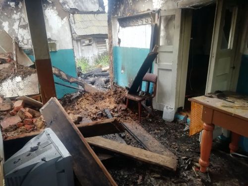 Выход был отрезан огнем: в Татарстане из пожара эвакуировали двух человек