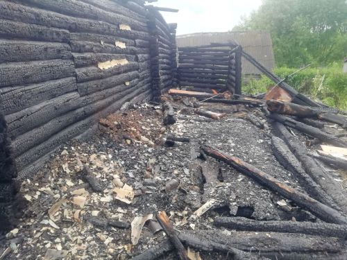 Выход был отрезан огнем: в Татарстане из пожара эвакуировали двух человек