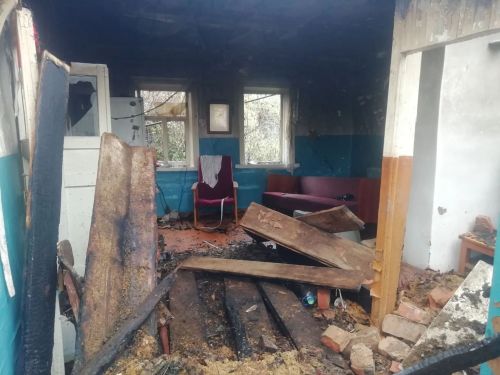 Выход был отрезан огнем: в Татарстане из пожара эвакуировали двух человек