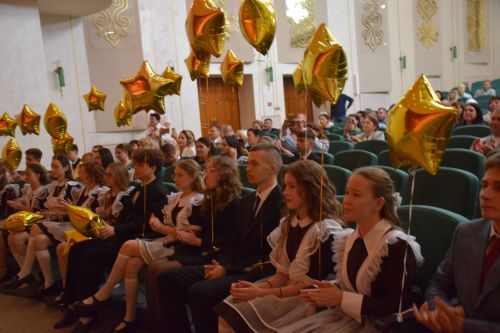 Созвездие медалистов: в Нурлате чествовали лучших выпускников района