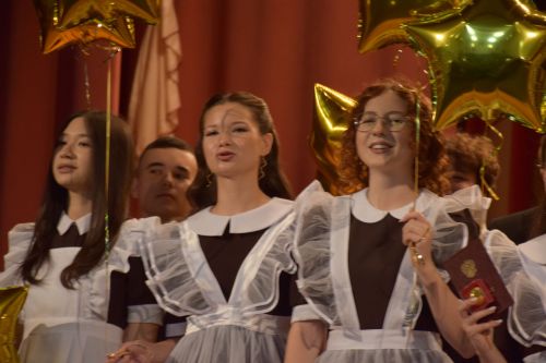 Созвездие медалистов: в Нурлате чествовали лучших выпускников района