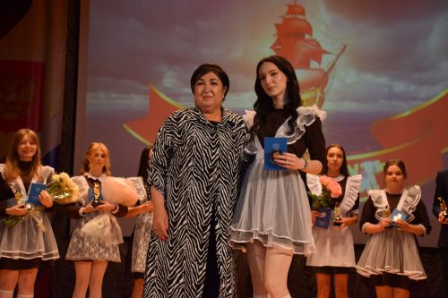 Созвездие медалистов: в Нурлате чествовали лучших выпускников района