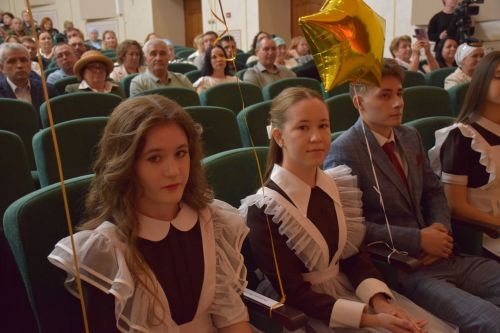 Созвездие медалистов: в Нурлате чествовали лучших выпускников района