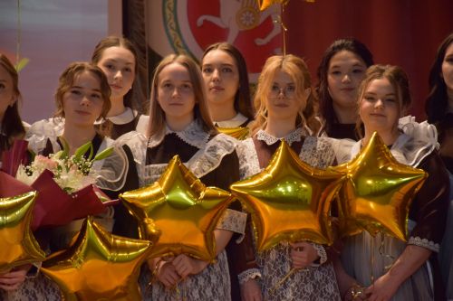 Созвездие медалистов: в Нурлате чествовали лучших выпускников района