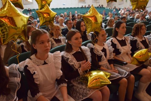 Созвездие медалистов: в Нурлате чествовали лучших выпускников района