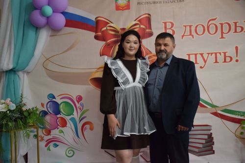 Созвездие медалистов: в Нурлате чествовали лучших выпускников района