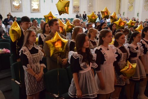 Созвездие медалистов: в Нурлате чествовали лучших выпускников района