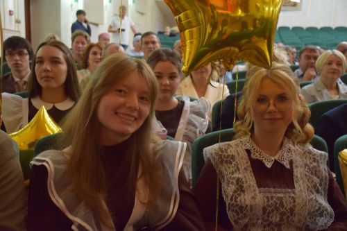 Созвездие медалистов: в Нурлате чествовали лучших выпускников района