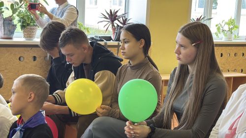 В лагере «Мечта» Старых Челнов прошла акция «Стань заметнее»: флешмоб, ПДД и плакаты от ЮИД