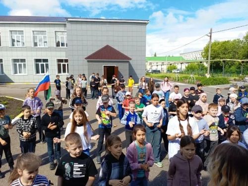 «Будь здоровым! Танцуй!»: нурлатские школьники зажгли на республиканском флешмобе