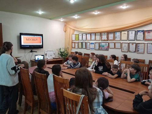 Юные нурлатцы прошли квест «В поисках знаний» в музее Закамья