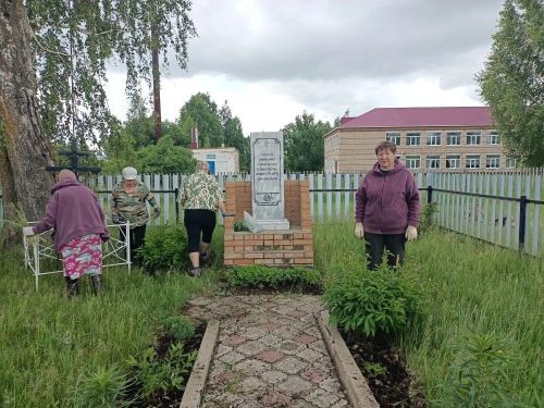 Вишневая Поляна халкы истәлекле урында өмә уздырды