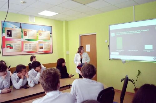 «Палитра слов»: студентам Нурлата раскрыли секреты русского языка