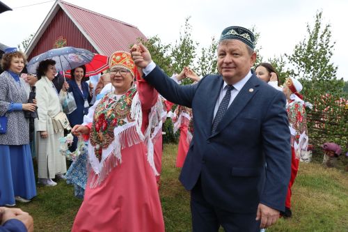 В гармонии традиций и дружбы: в Нурлате с грандиозным размахом отпраздновали Сабантуй