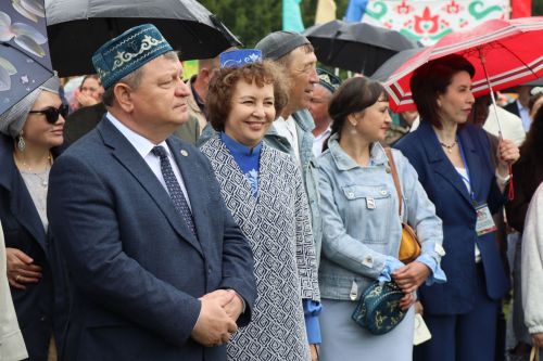 В гармонии традиций и дружбы: в Нурлате с грандиозным размахом отпраздновали Сабантуй