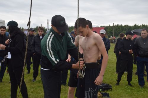 Главные герои Сабантуя в Нурлате: 43 секунды до петуха, железный армрестлинг и народный азарт