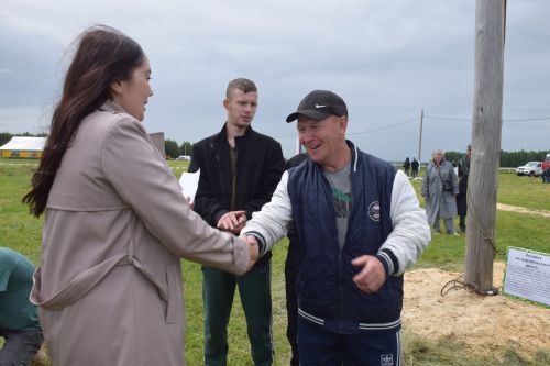 Главные герои Сабантуя в Нурлате: 43 секунды до петуха, железный армрестлинг и народный азарт