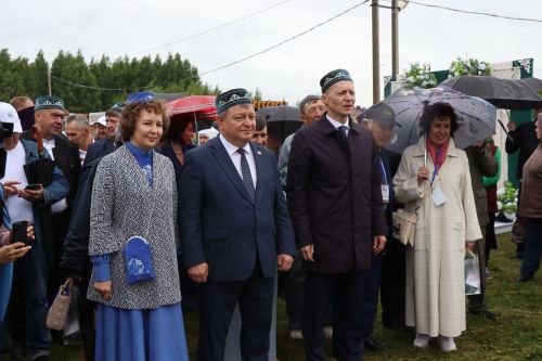 В гармонии традиций и дружбы: в Нурлате с грандиозным размахом отпраздновали Сабантуй