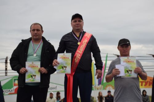 В Нурлате Алмаз Мустафин впервые стал абсолютным батыром Сабантуя