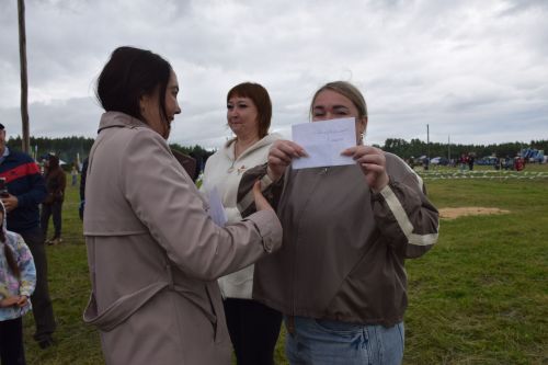 Главные герои Сабантуя в Нурлате: 43 секунды до петуха, железный армрестлинг и народный азарт