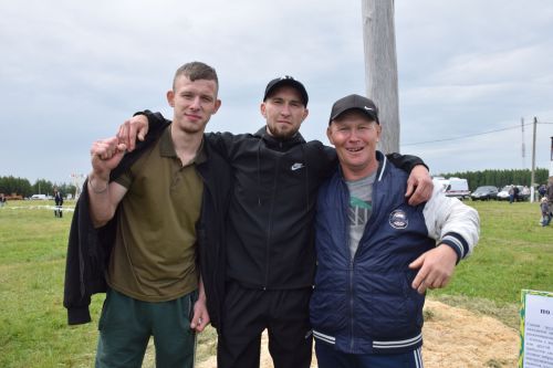 Главные герои Сабантуя в Нурлате: 43 секунды до петуха, железный армрестлинг и народный азарт