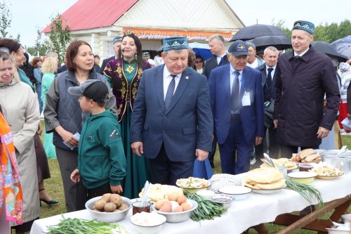 В гармонии традиций и дружбы: в Нурлате с грандиозным размахом отпраздновали Сабантуй