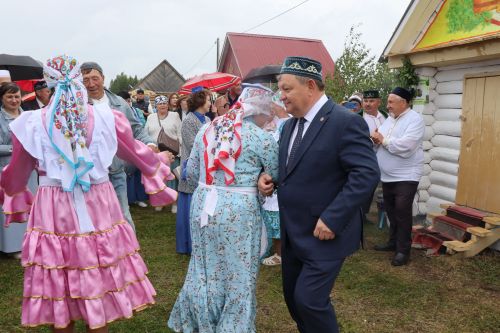 В гармонии традиций и дружбы: в Нурлате с грандиозным размахом отпраздновали Сабантуй