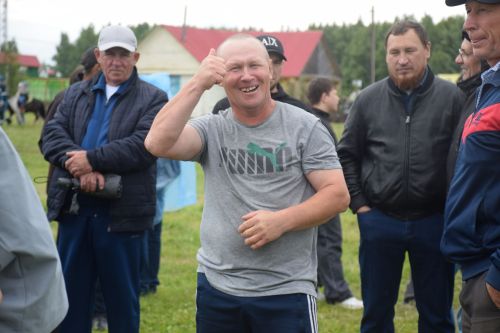 Главные герои Сабантуя в Нурлате: 43 секунды до петуха, железный армрестлинг и народный азарт