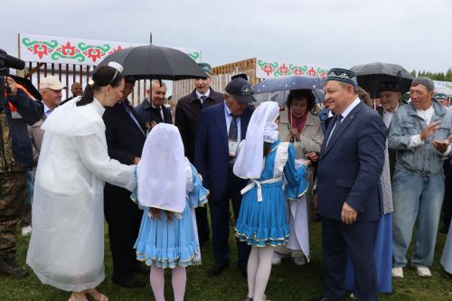 В гармонии традиций и дружбы: в Нурлате с грандиозным размахом отпраздновали Сабантуй
